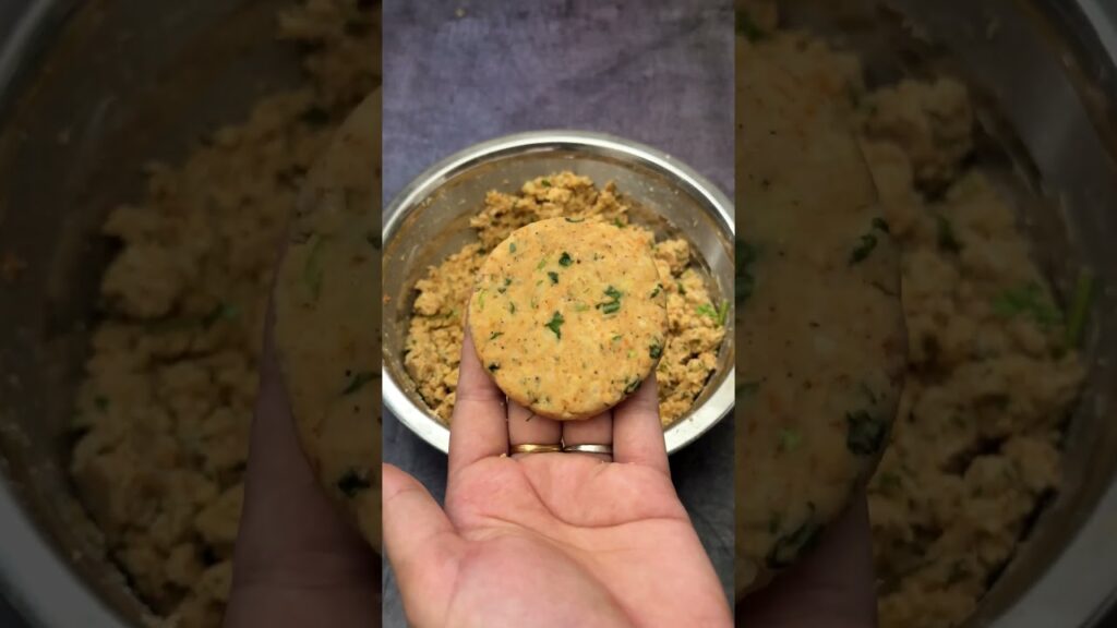 स्वादिष्ट बर्गर बनाने का सबसे आसान तरीका burger recipe #streetfood #viral #trending #shorts