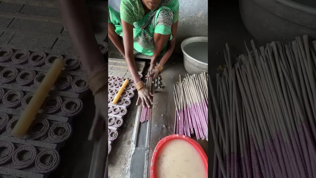 Factory में Cracker ( पटाखे ) कैसे बनता है?#Crackers#Fireworks#Diwali#Crackerstesting | On Djs4Hire.com 1 Factory में cracker 😱💥( पटाखे ) कैसे बनता है? #crackers#fireworks#diwali#crackerstesting