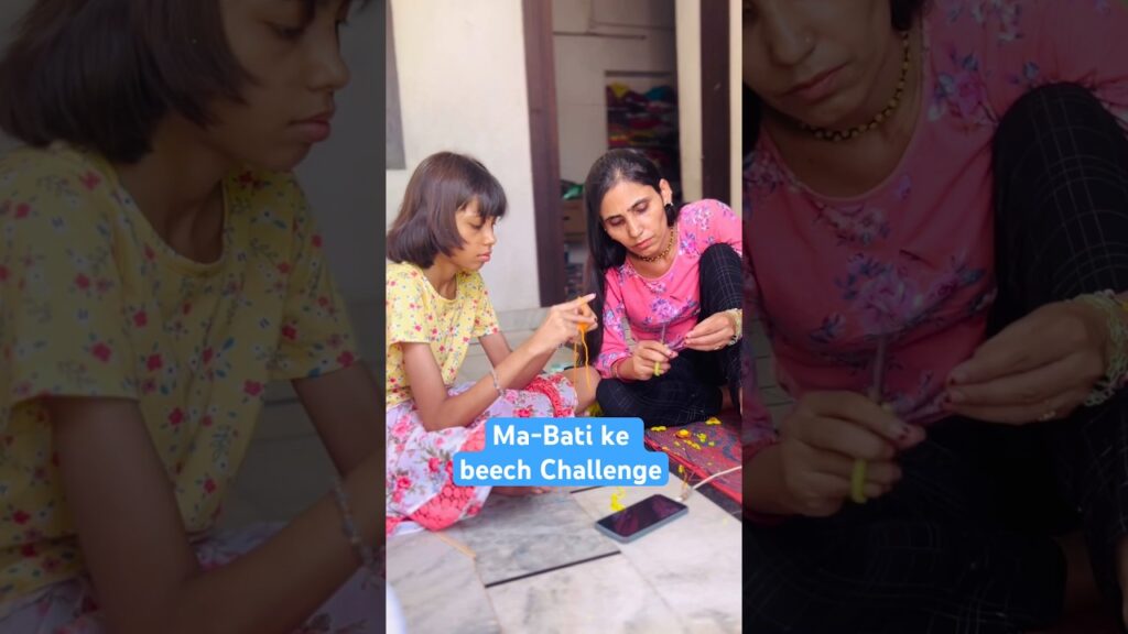 Challenge between mother-daughter💪 / how to make a crochet hair pin? / ghamu saran #shorts #crochet