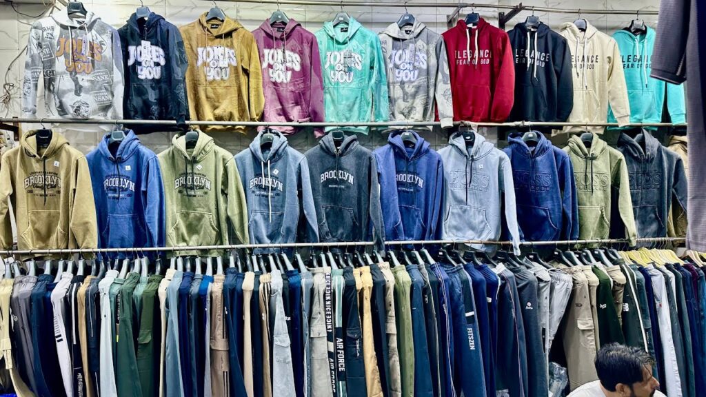 Winter collection 2025 wholesale market﻿ | hoodies, sweaters & warm t-shirts at factory price! ﻿ 🧥