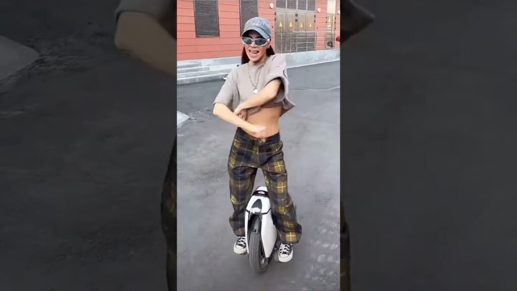 Dancing on scooter electric #dance
