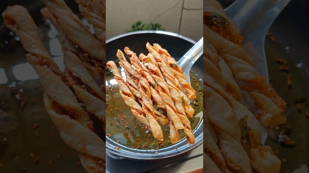 Twisted samosa recipe you didn't know you needed! 🤯#shorts #samosa #viralvideo #shortsfeed