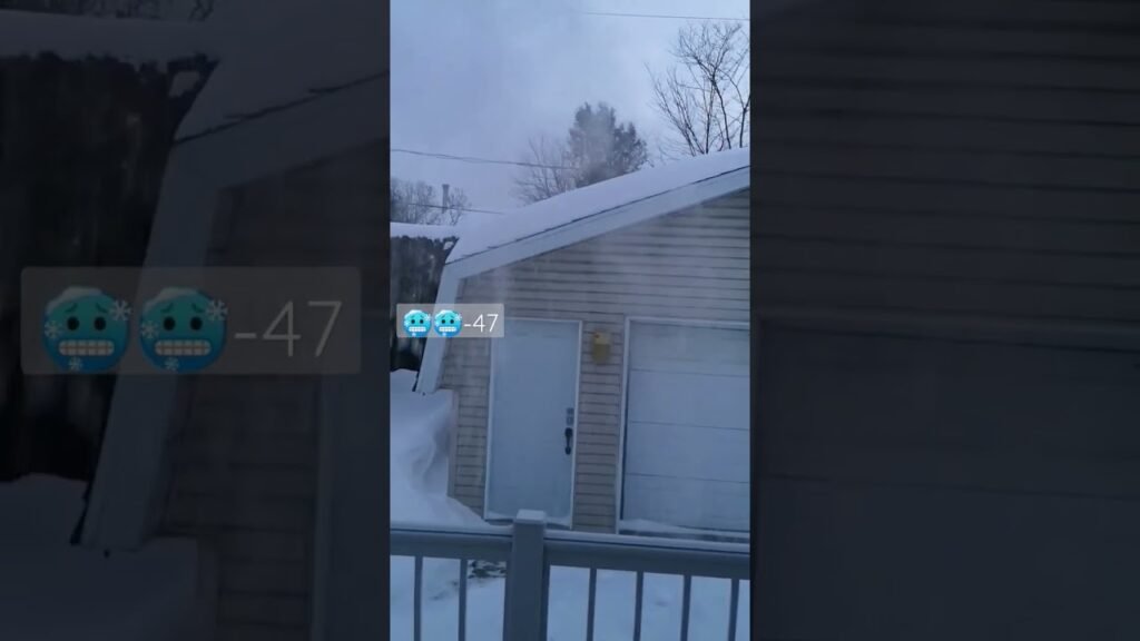 #short #canada #viral #viralvideo #weather  #winter #snow #fyp #video  #funny الثلج #كندا# #art #dj